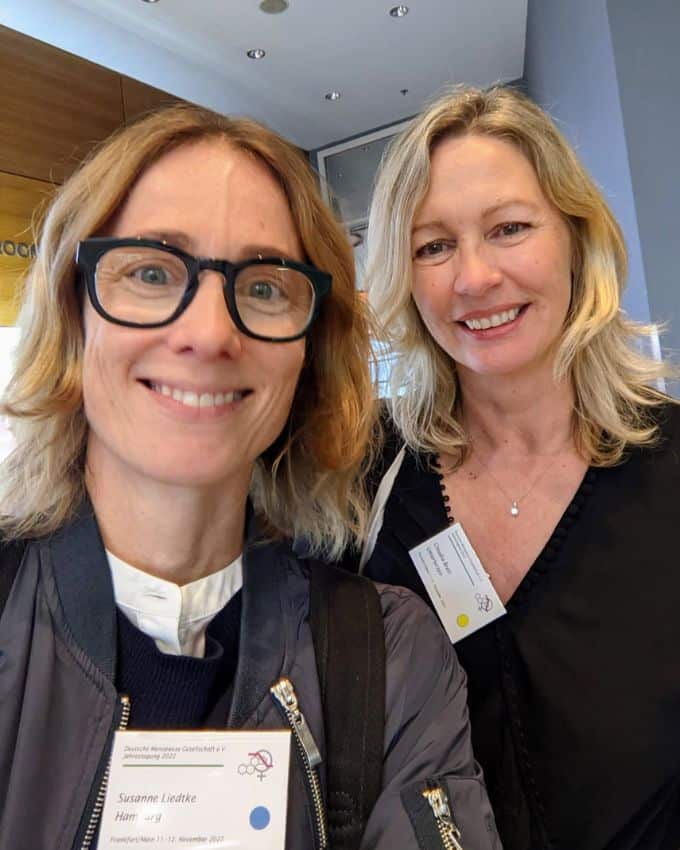 Claudia Brett und Susanne Liedtke auf der Jahrestagung der Deutsche Menopause Gesellschaft 2022