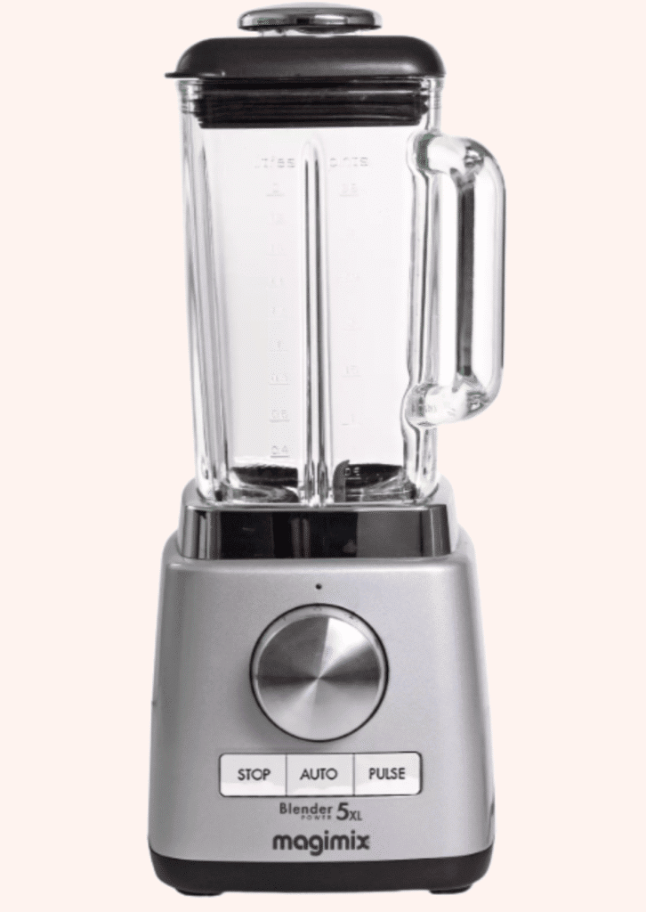 Magimix Power Blender 5XL auf rosa Hintergrund