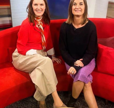 Dr. Christina Enzmann und Inka Schneider auf dem Roten Sofa