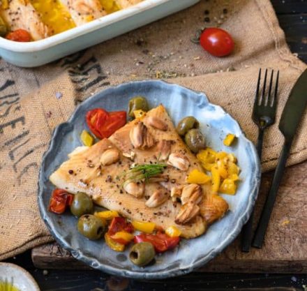 Mediterraner Seelachs mit Gemüse aus dem Ofen I Foto Katja Mathes
