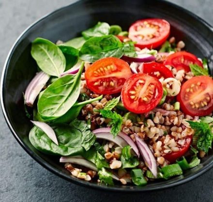 buchweizen-salat-mit-getrockneten-tomaten.jpg