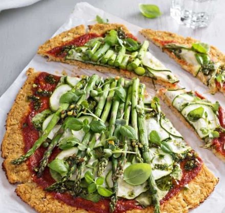 blumenkohl-pizza-mit-spargel.jpg